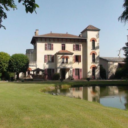 Domaine De Marchal - Chambres Et Table D'Hotes Celles-Sur-Durolle Exterior foto